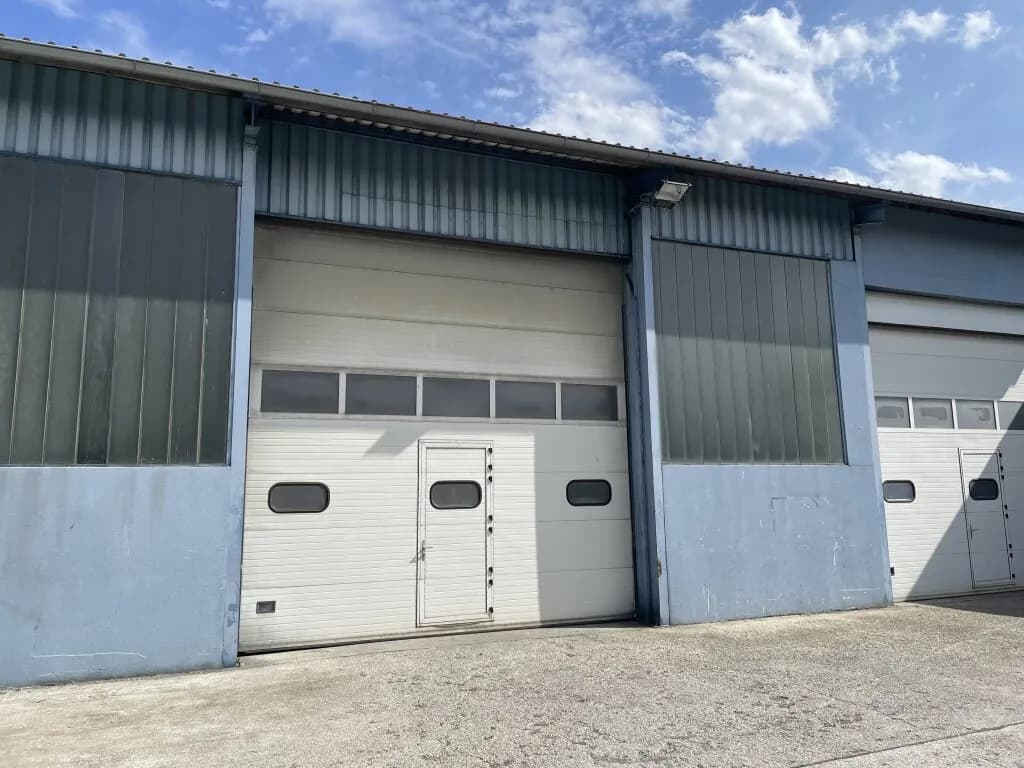 Gewerbeimmobilie mieten in Eisenstadt - Umgebung – 217 m², € 1.085