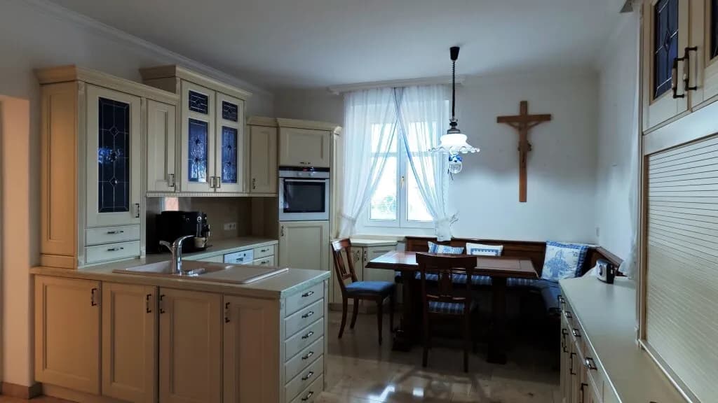 5-Zimmer-Haus mieten in Neunkirchen – 168 m², € 1.500 – Bild 4 von 23