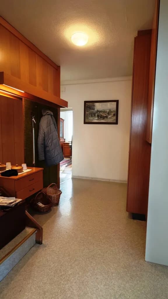 5-Zimmer-Haus mieten in Neunkirchen – 168 m², € 1.500 – Bild 5 von 23