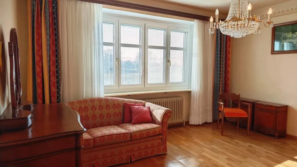 5-Zimmer-Haus mieten in Neunkirchen – 168 m², € 1.500 – Bild 9 von 23