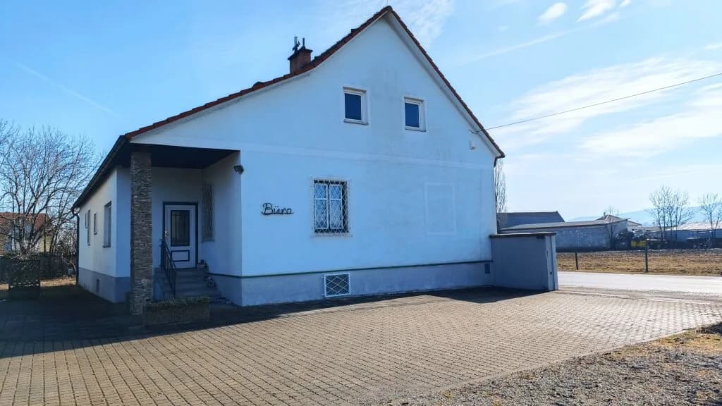5-Zimmer-Haus mieten in Neunkirchen – 168 m², € 1.500 – Bild 20 von 23