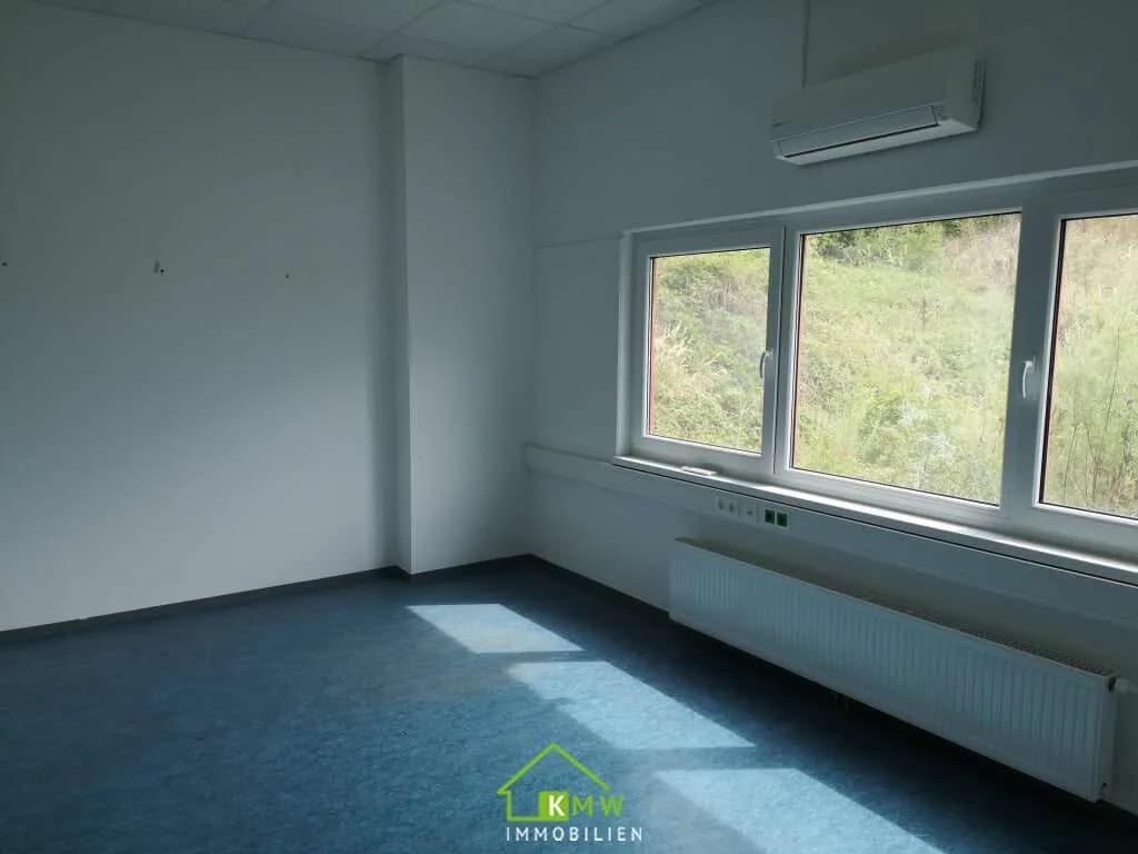 Gewerbeimmobilie mieten in Sankt Pölten Land – 400 m², € 6