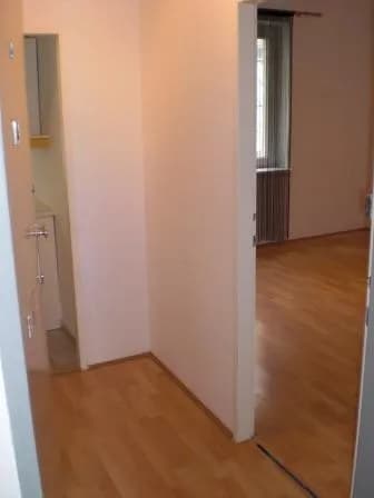 1-Zimmer-Wohnung kaufen in Wien – 33 m², € 180.000 – Bild 2 von 23
