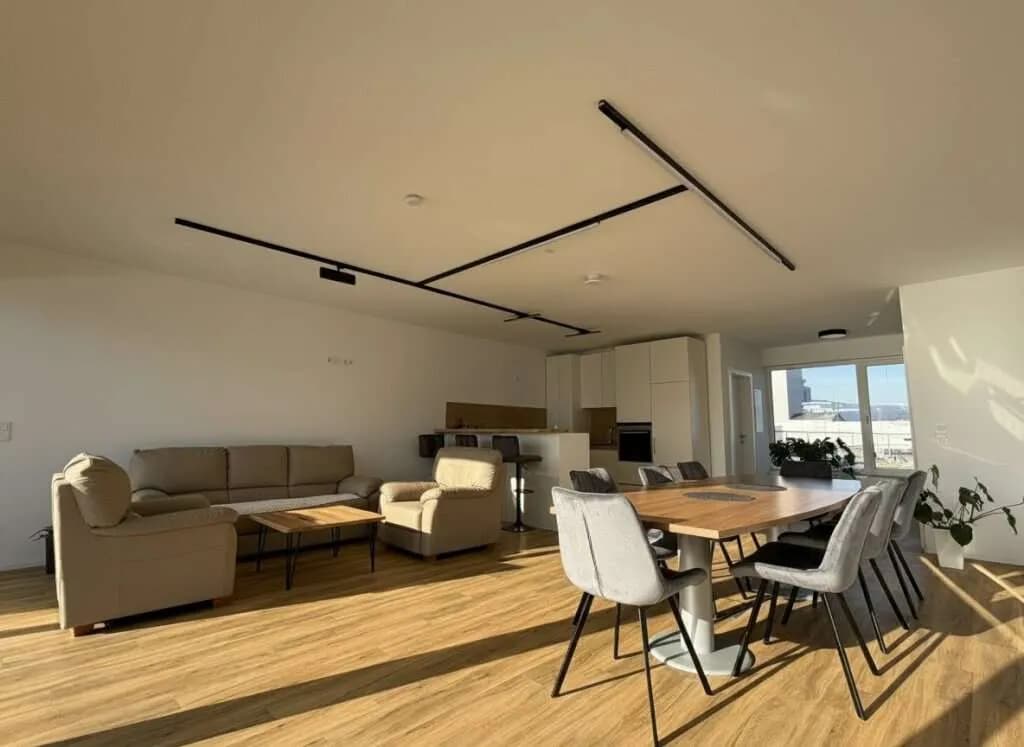10-Zimmer-Gewerbeimmobilie mieten in Linz – 440 m², € 5.050 – Bild 7 von 15