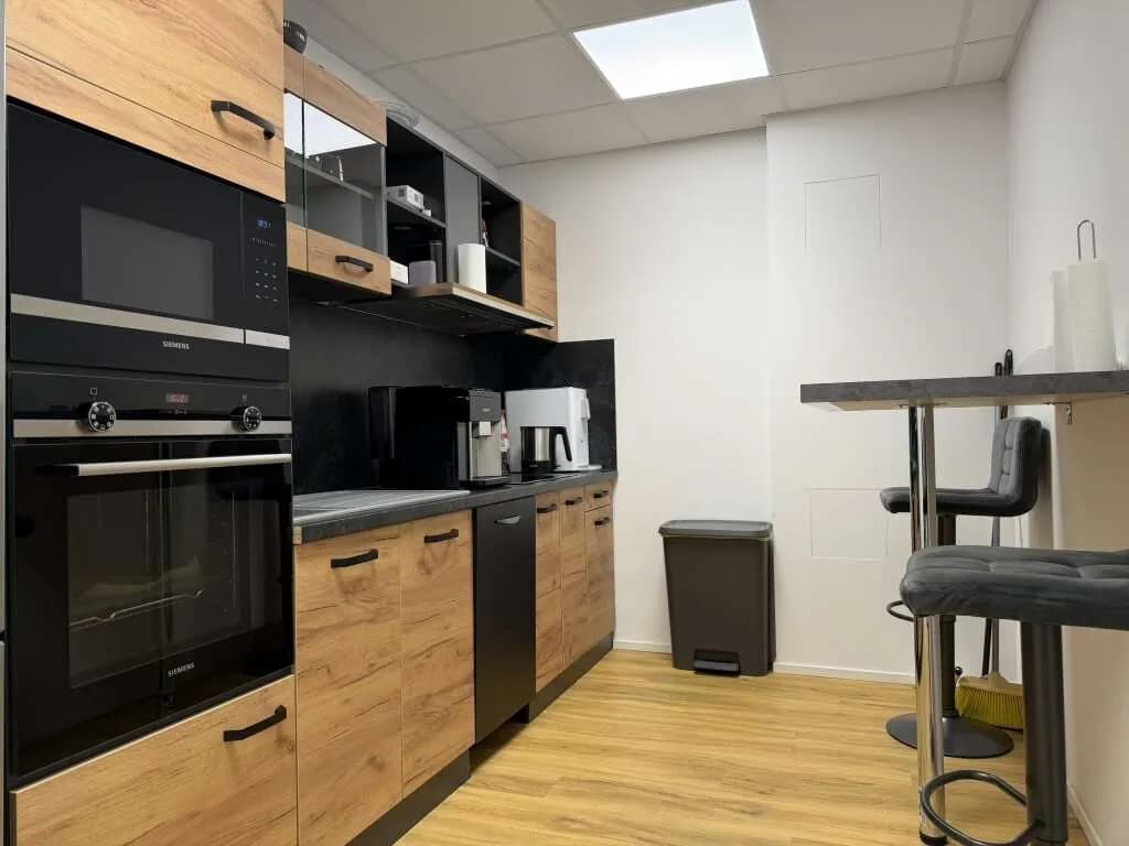 10-Zimmer-Gewerbeimmobilie mieten in Linz – 440 m², € 5.050 – Bild 8 von 15