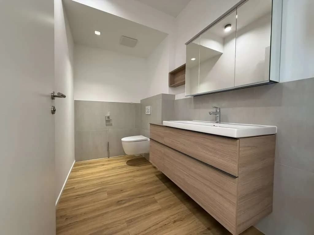 10-Zimmer-Gewerbeimmobilie mieten in Linz – 440 m², € 5.050 – Bild 10 von 15