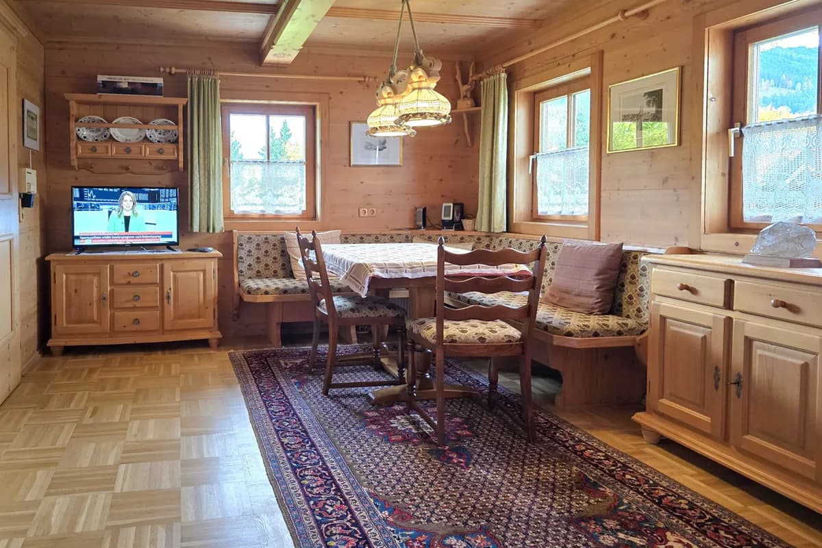 6-Zimmer-Wohnung mieten in Kitzbühel – 144 m², € 2.900 – Bild 7 von 12