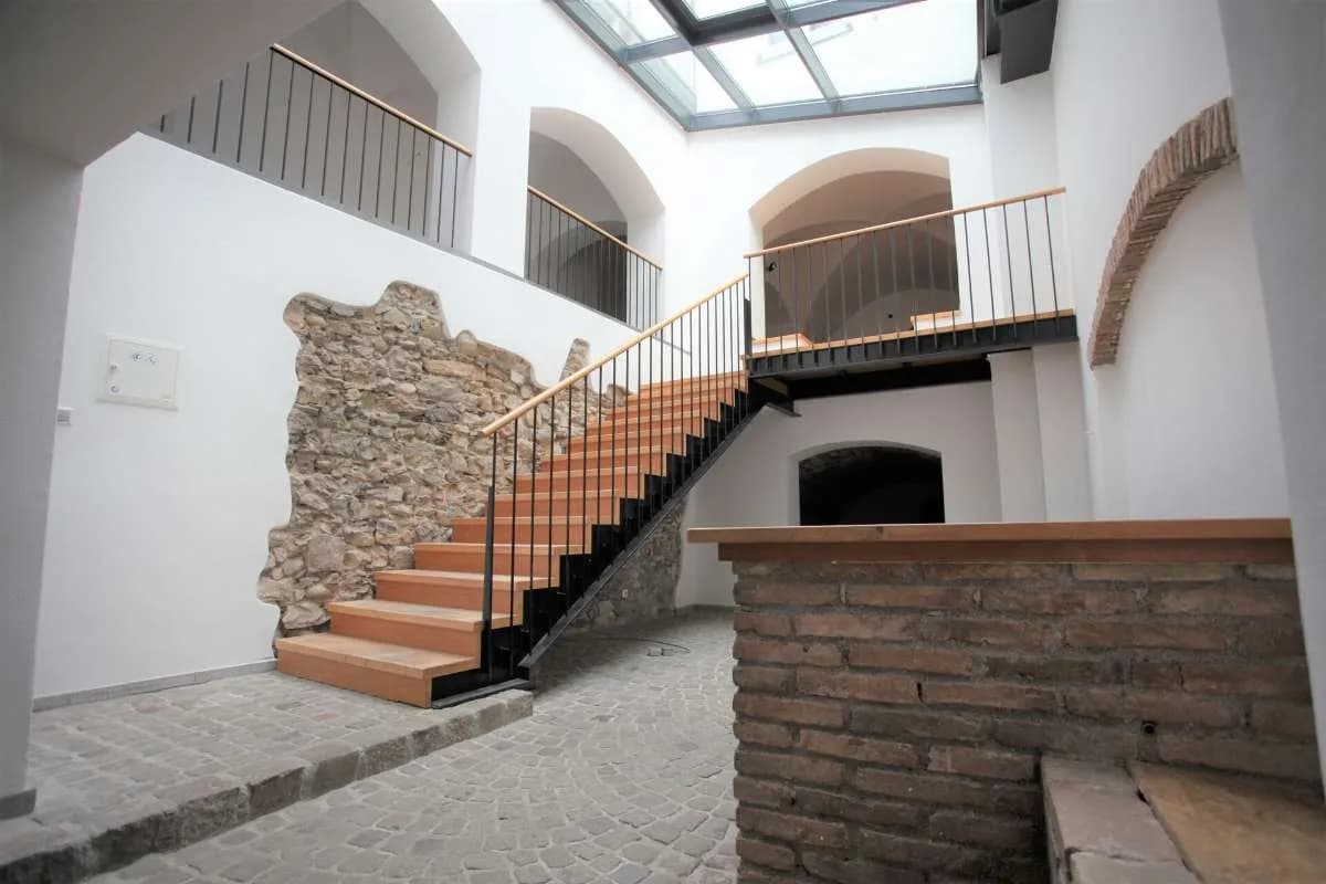 Gewerbeimmobilie mieten in Steyr – 257 m², € 2.367