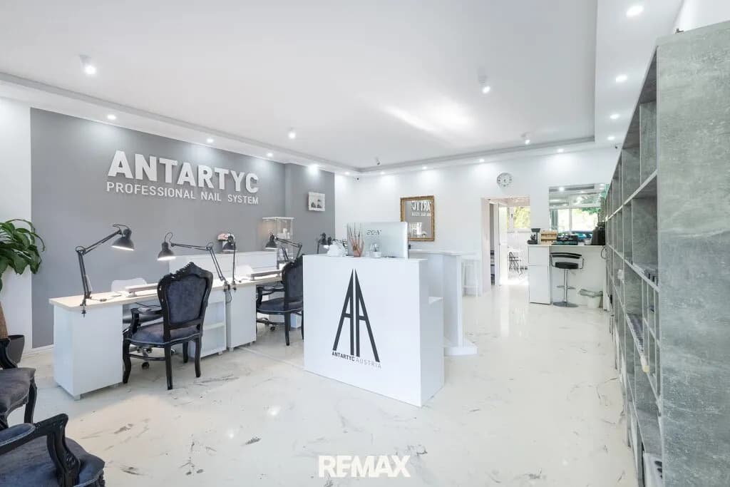 Gewerbeimmobilie kaufen in Salzburg Stadt – 74 m², € 280.000