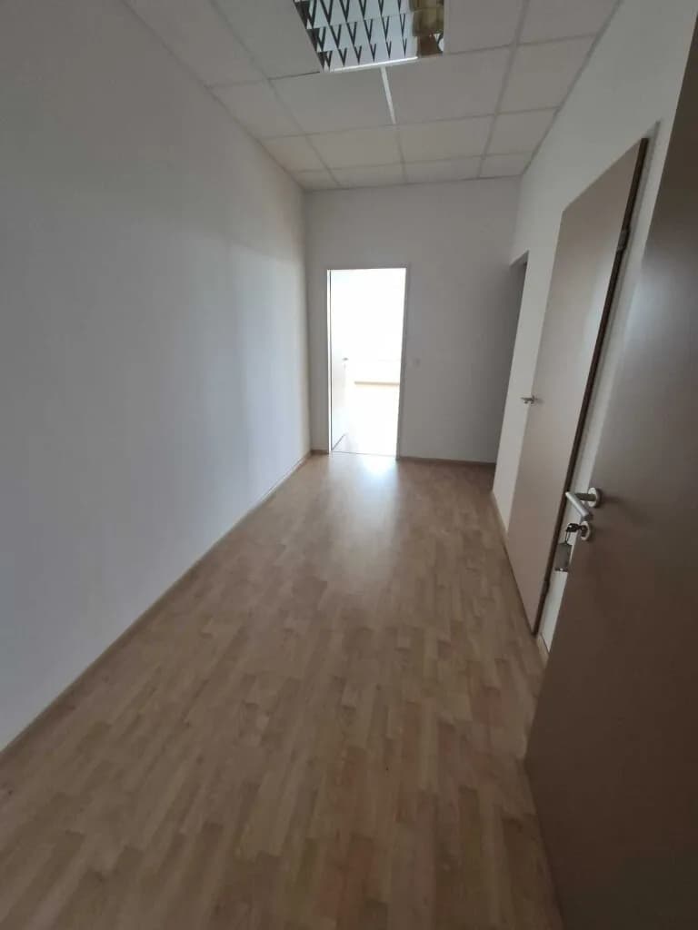 1-Zimmer-Gewerbeimmobilie mieten in Baden – 60 m², € 711 – Bild 4 von 7