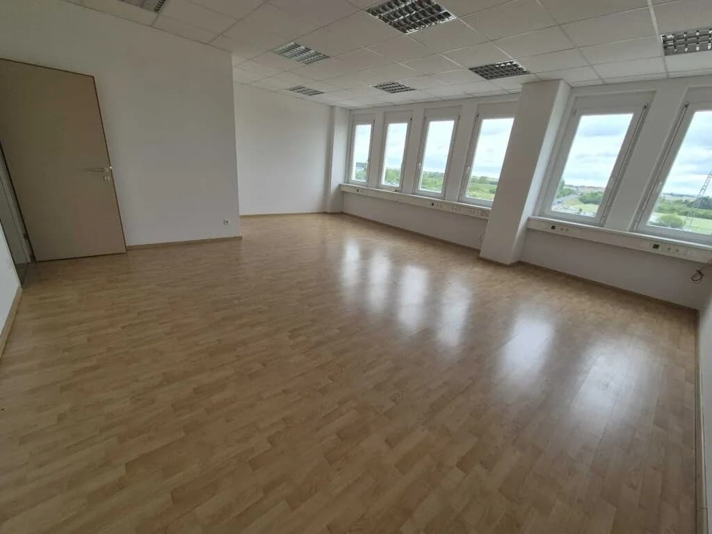 1-Zimmer-Gewerbeimmobilie mieten in Baden – 60 m², € 711 – Bild 6 von 7