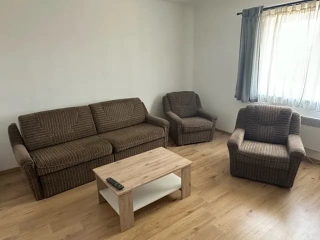 4-Zimmer-Haus mieten in Gänserndorf – 120 m², € 1.950 – Bild 2 von 6
