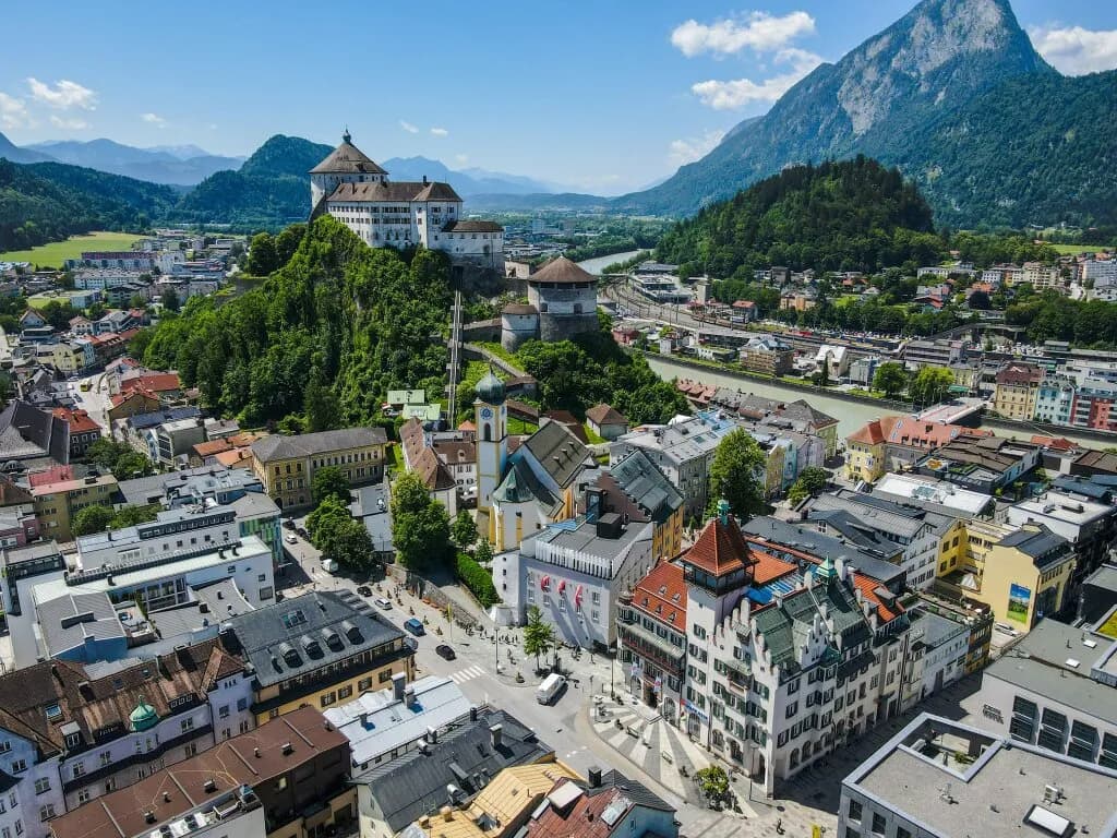 2-Zimmer-Wohnung kaufen in Kufstein – 54 m², € 295.000 – Bild 2 von 9