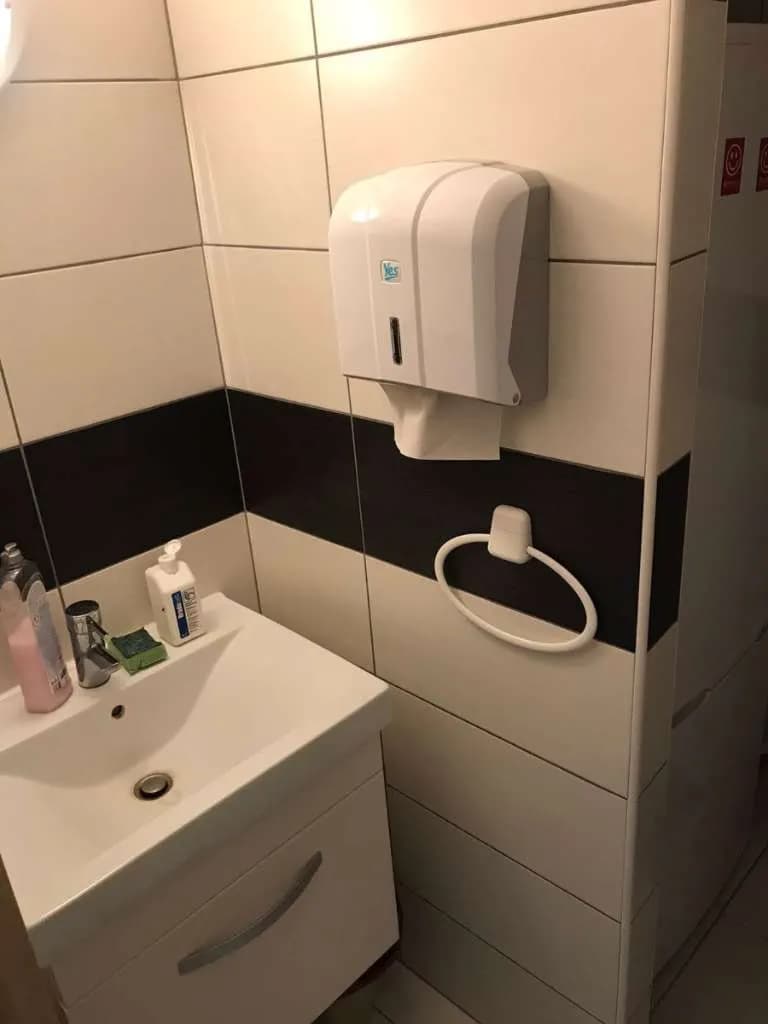 Gewerbeimmobilie kaufen in Österreich – 200 m², € 1.000 – Bild 8 von 16
