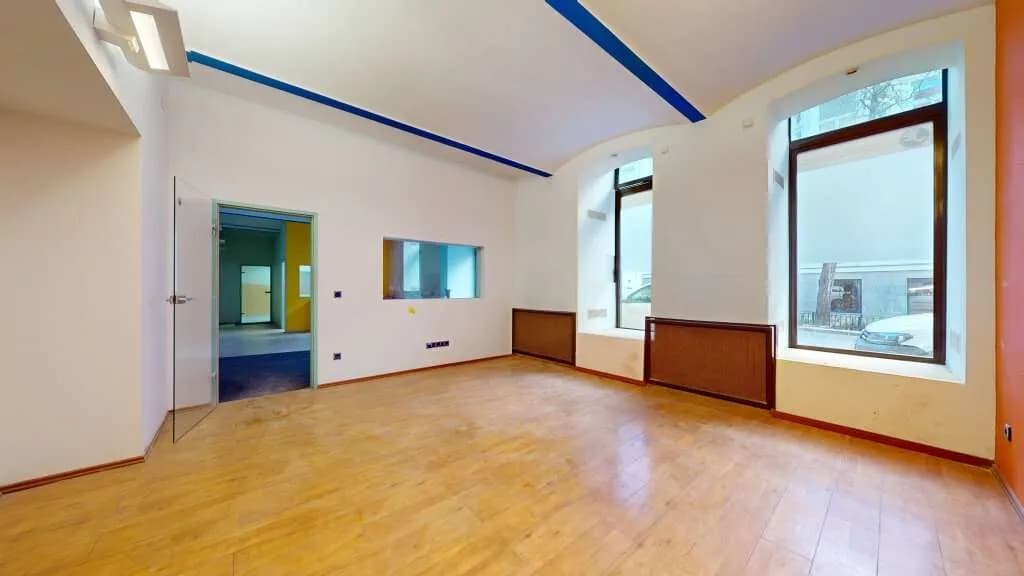 5-Zimmer-Gewerbeimmobilie kaufen in Wien – 241 m², € 598.000
