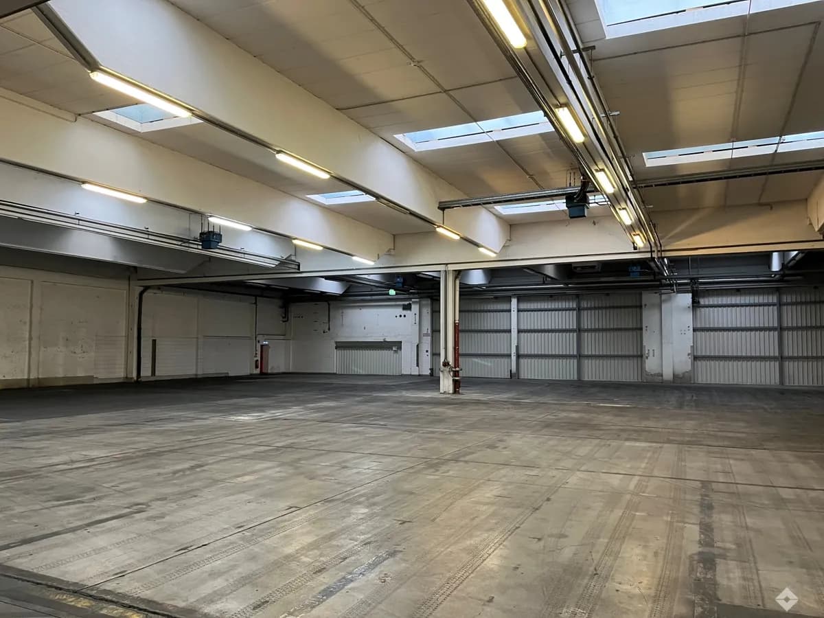 Gewerbeimmobilie mieten in Salzburg Stadt – 10 355 m², € 73.370 – Bild 7 von 9