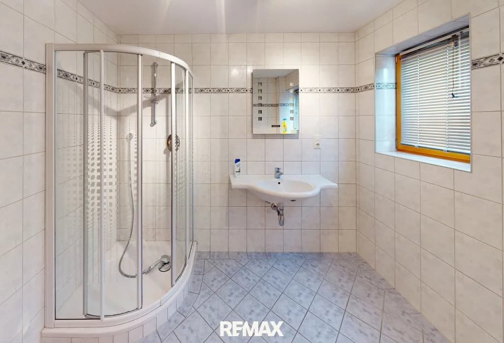 5-Zimmer-Gewerbeimmobilie kaufen in Reutte – 140 m², € 580.000 – Bild 7 von 17