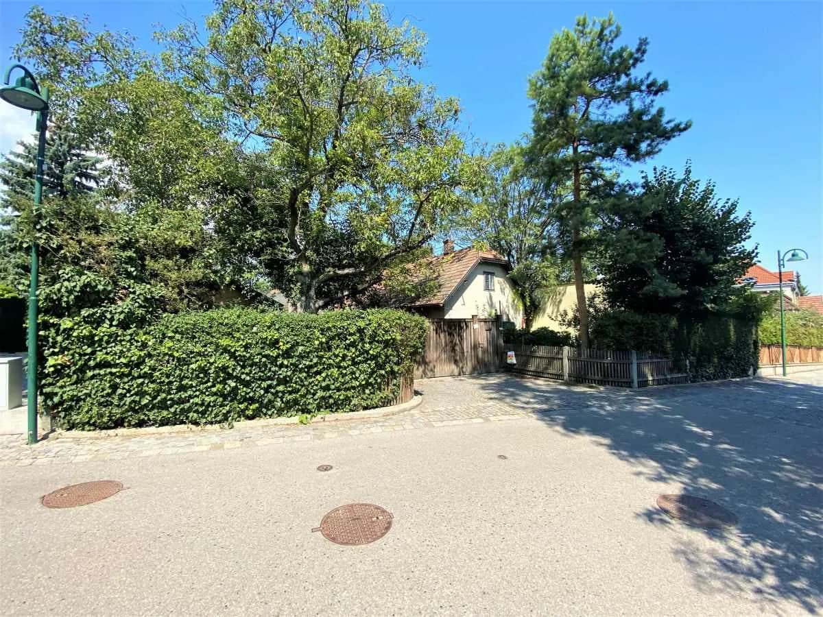 Grundstück kaufen in Baden – 3 635 m², € 798.000 – Bild 2 von 5