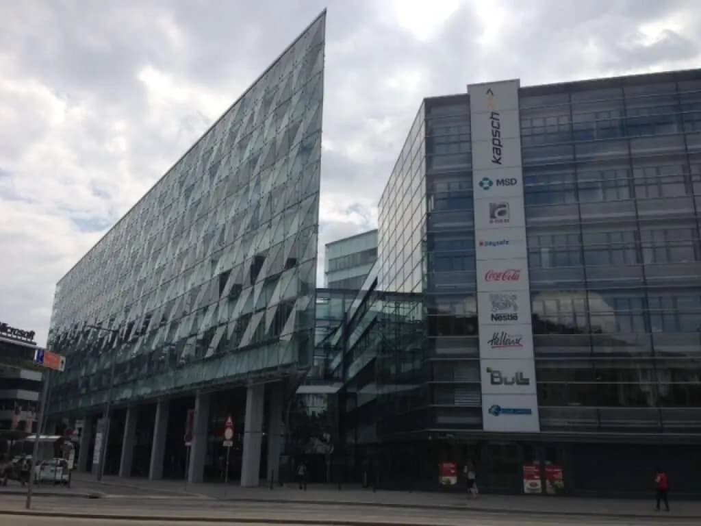 Gewerbeimmobilie mieten in Wien – 203 m², € 4.324