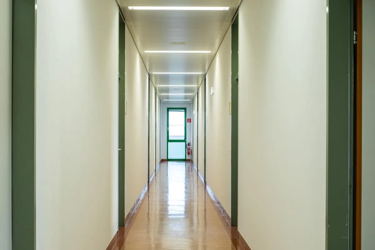 8-Zimmer-Gewerbeimmobilie mieten in Wien – 253 m², € 3.066 – Bild 4 von 5