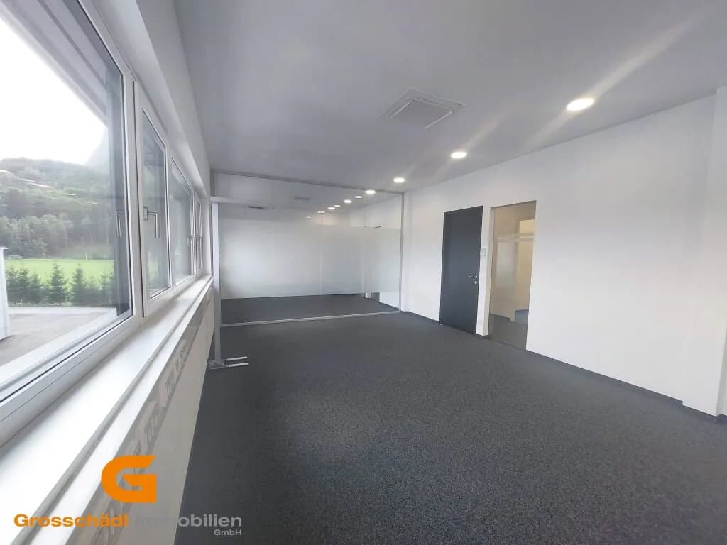 5-Zimmer-Gewerbeimmobilie mieten in Salzburg-Umgebung – 233 m², € 3.169 – Bild 2 von 5