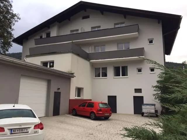 3-Zimmer-Wohnung mieten in Neunkirchen – 100 m², € 875