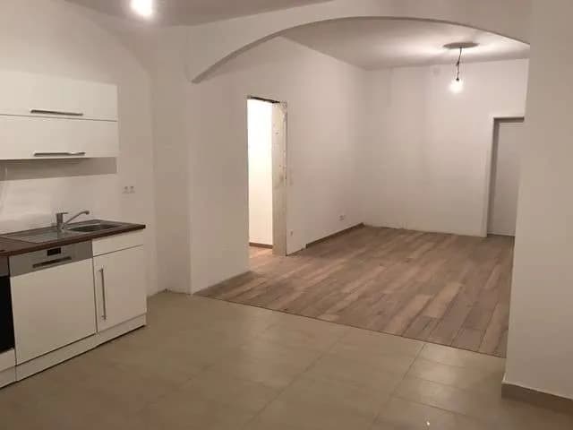3-Zimmer-Wohnung mieten in Neunkirchen – 100 m², € 875 – Bild 8 von 12