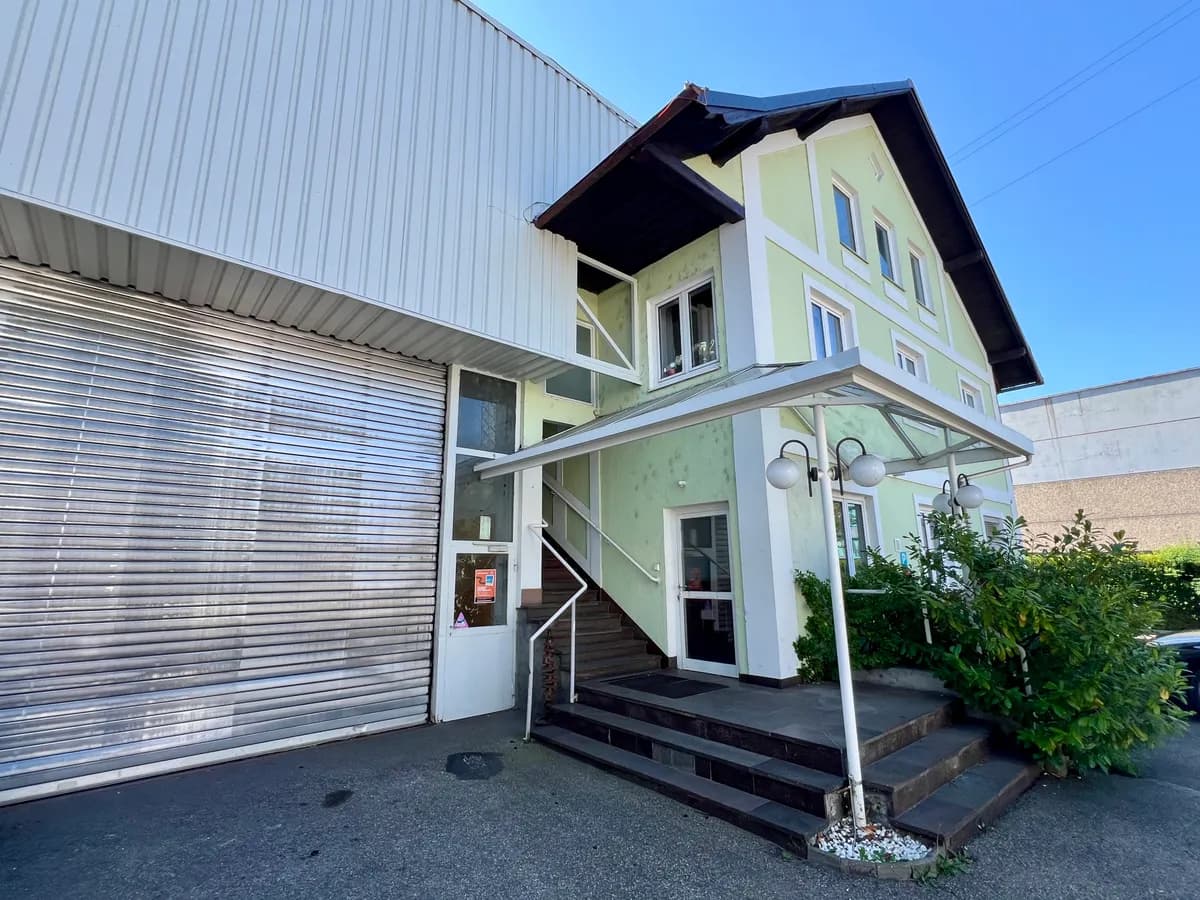 Gewerbeimmobilie mieten in Vöcklabruck – 1 200 m², € 3.500