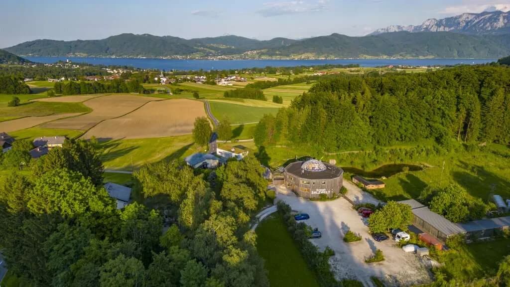 Grundstück kaufen in Vöcklabruck – 23 321 m², € 10.500.000