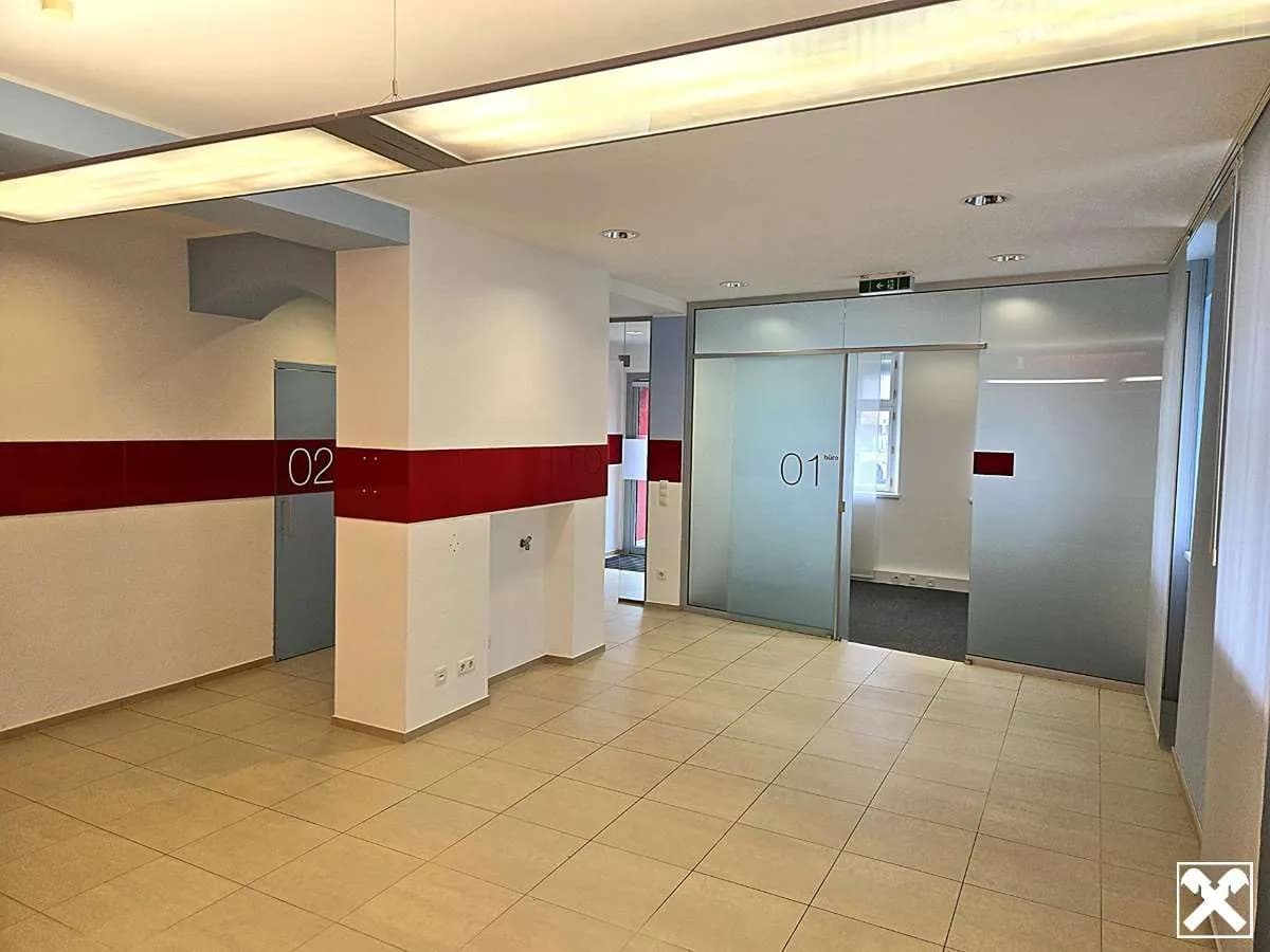 10-Zimmer-Gewerbeimmobilie mieten in Amstetten – 233 m², € 7