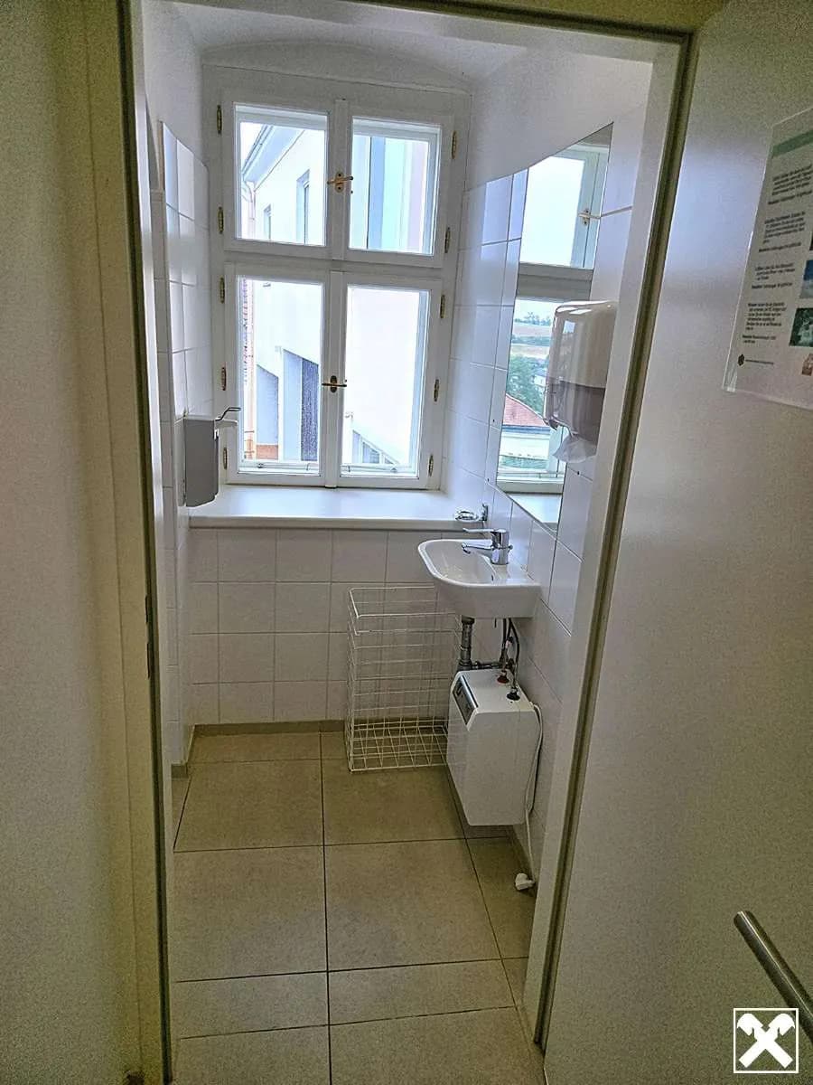 10-Zimmer-Gewerbeimmobilie mieten in Amstetten – 233 m², € 7 – Bild 15 von 26
