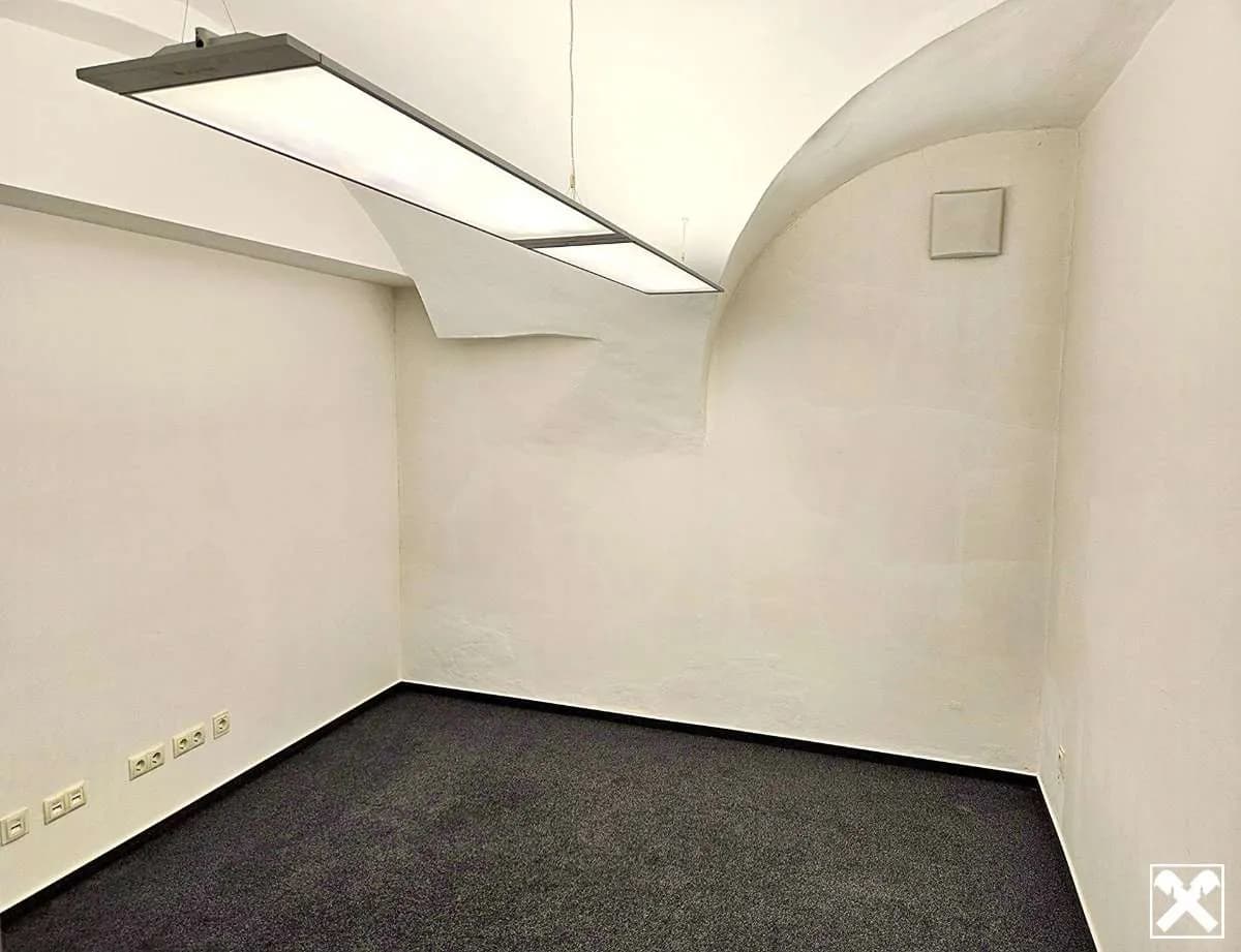 10-Zimmer-Gewerbeimmobilie mieten in Amstetten – 233 m², € 7 – Bild 17 von 26