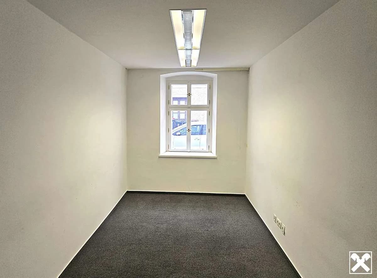 10-Zimmer-Gewerbeimmobilie mieten in Amstetten – 233 m², € 7 – Bild 22 von 26