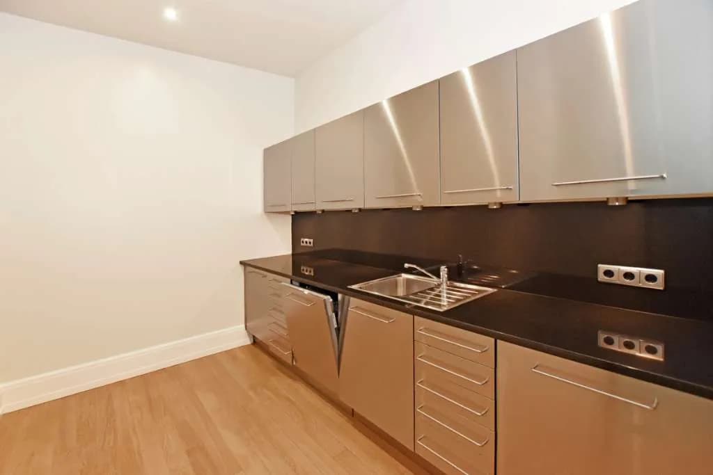 7-Zimmer-Gewerbeimmobilie mieten in Wien – 237 m², € 24 – Bild 9 von 11