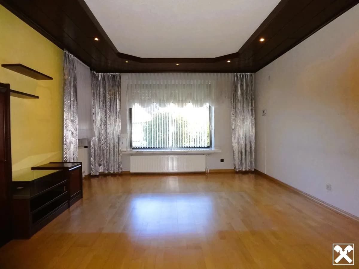7-Zimmer-Gewerbeimmobilie kaufen in Neunkirchen – 170 m², € 329.000 – Bild 5 von 22