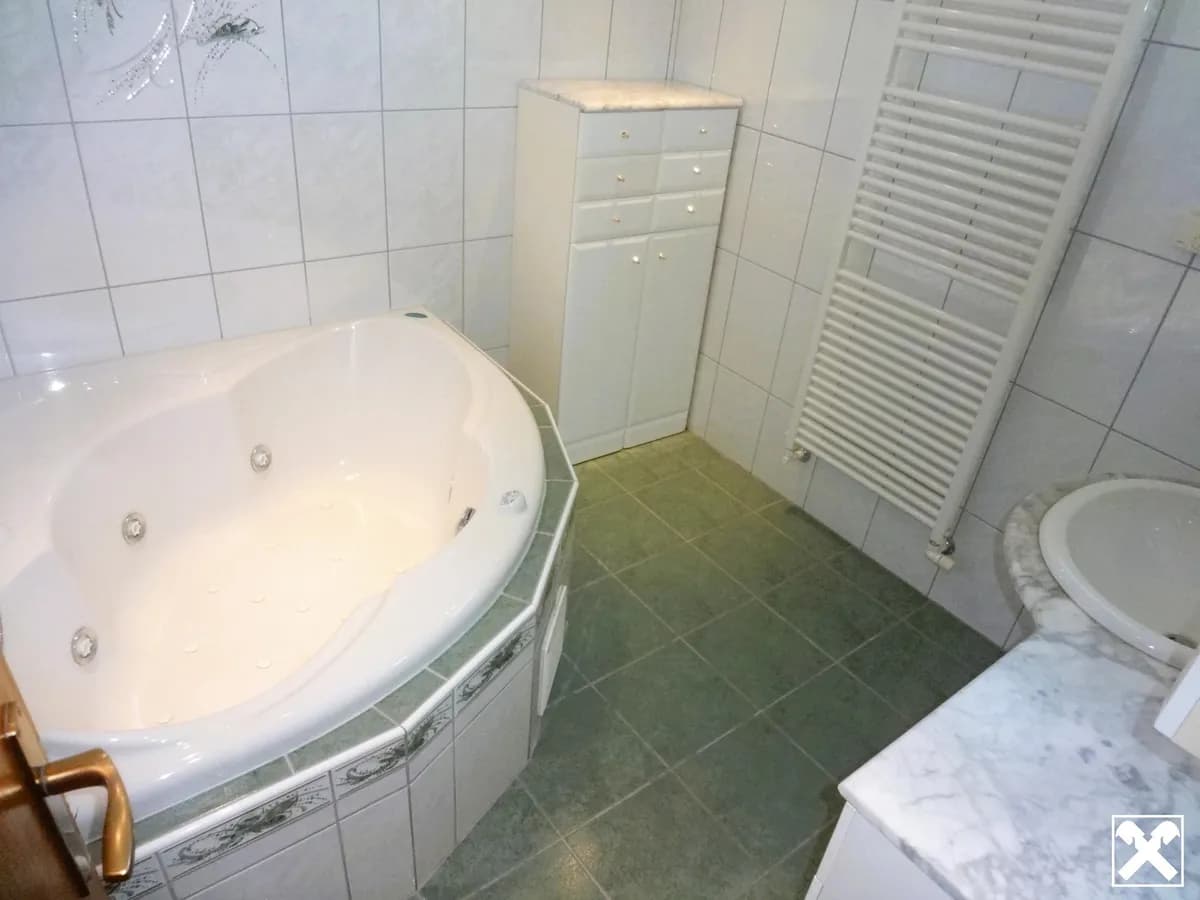7-Zimmer-Gewerbeimmobilie kaufen in Neunkirchen – 170 m², € 329.000 – Bild 11 von 22