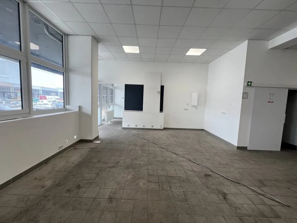 Gewerbeimmobilie mieten in Baden – 486 m², € 4.085 – Bild 4 von 9