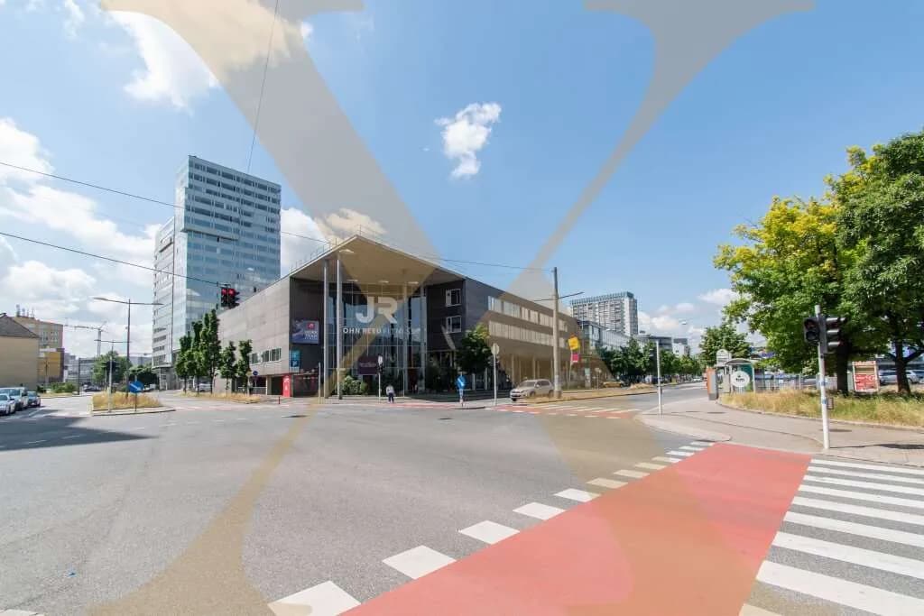Gewerbeimmobilie mieten in Linz – 598 m², € 8.551