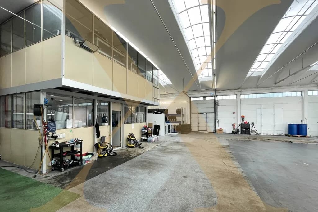 Gewerbeimmobilie mieten in Linz Land – 4 626 m², € 16.583