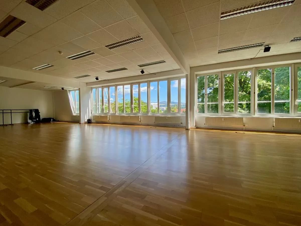 Gewerbeimmobilie mieten in Linz – 248 m², € 2.742 – Bild 1 von 16
