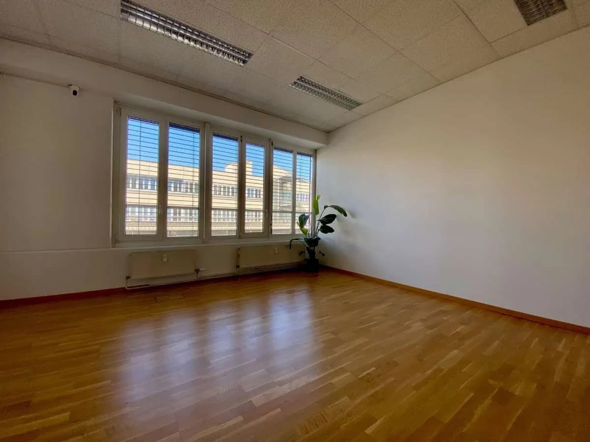 Gewerbeimmobilie mieten in Linz – 248 m², € 2.742 – Bild 8 von 16