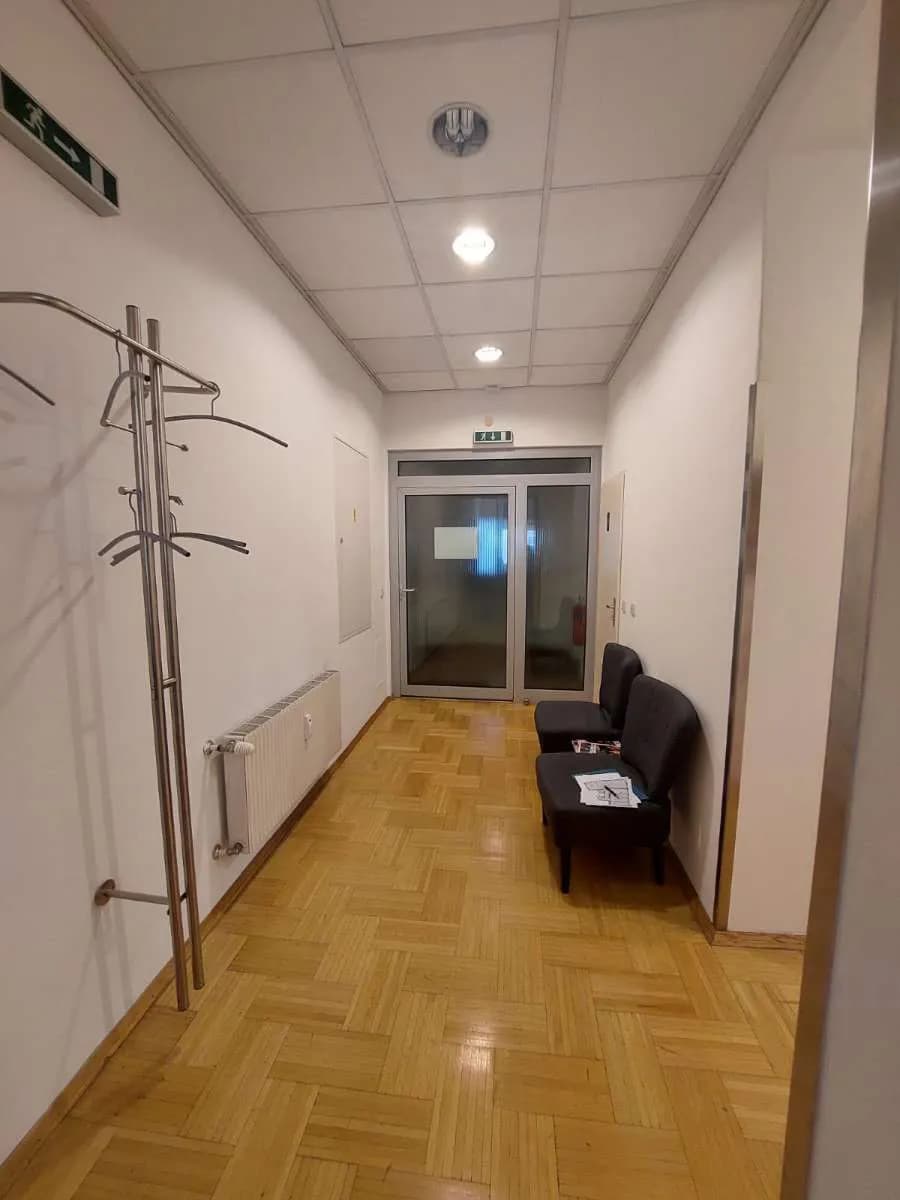7-Zimmer-Gewerbeimmobilie mieten in Graz – 204 m², € 11 – Bild 1 von 12