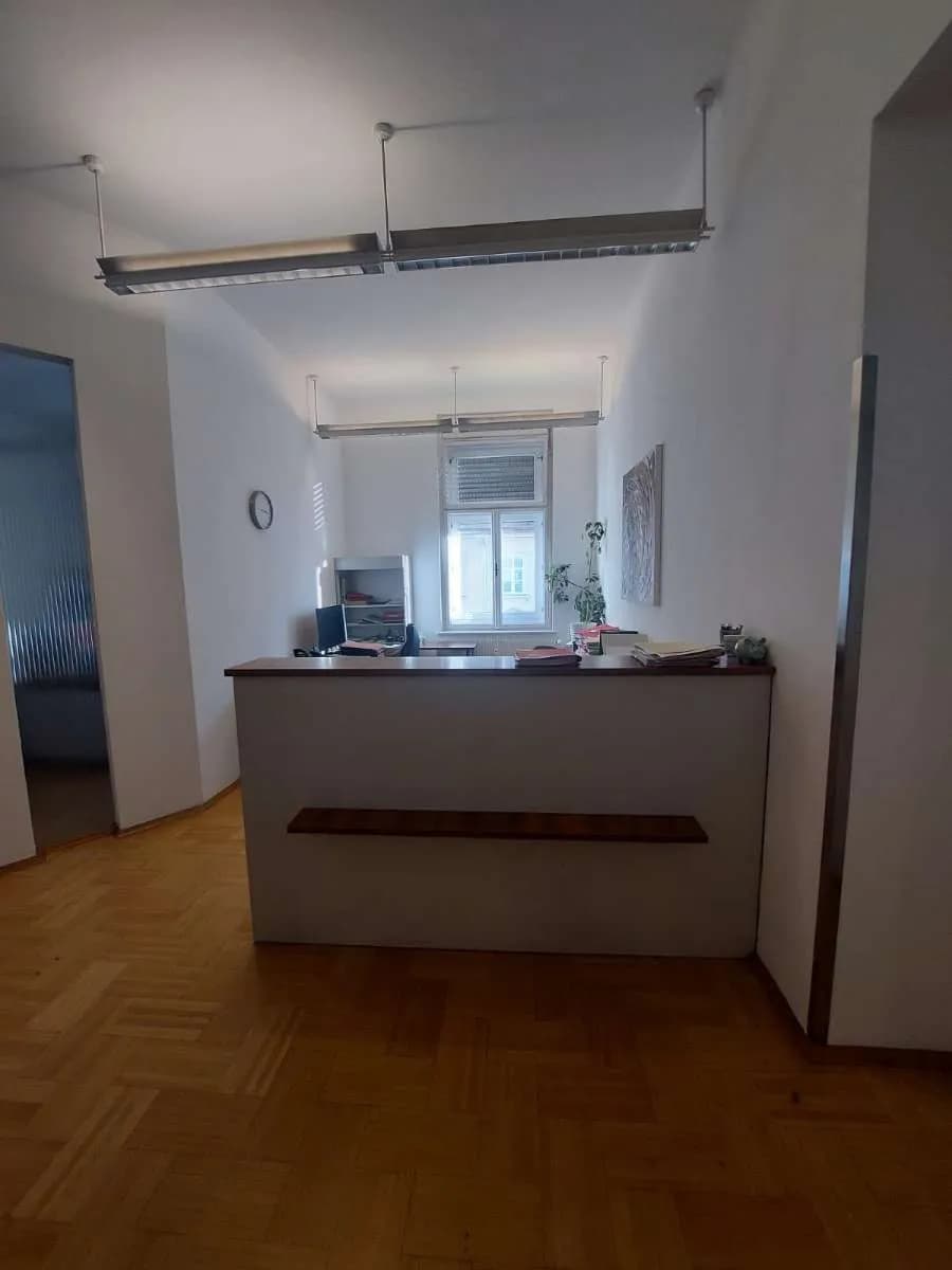 7-Zimmer-Gewerbeimmobilie mieten in Graz – 204 m², € 11 – Bild 2 von 12