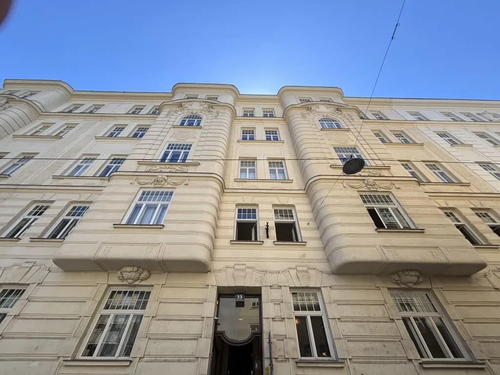 5-Zimmer-Wohnung mieten in Wien – 136,68 m², € 3.316