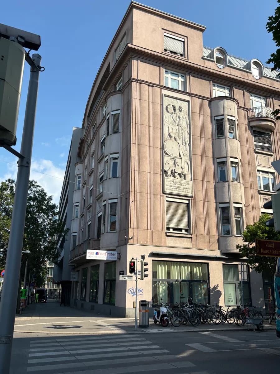 13-Zimmer-Gewerbeimmobilie mieten in Wien – 442 m², € 7.420
