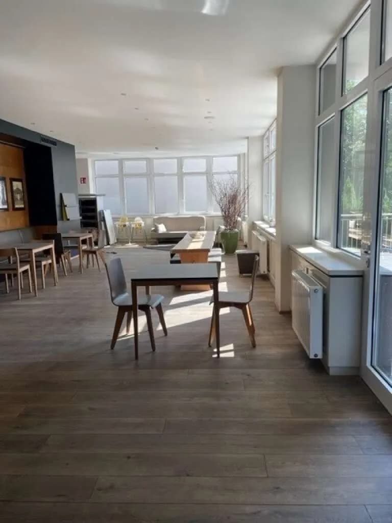 Gewerbeimmobilie mieten in Wien – 269,42 m², € 5.046