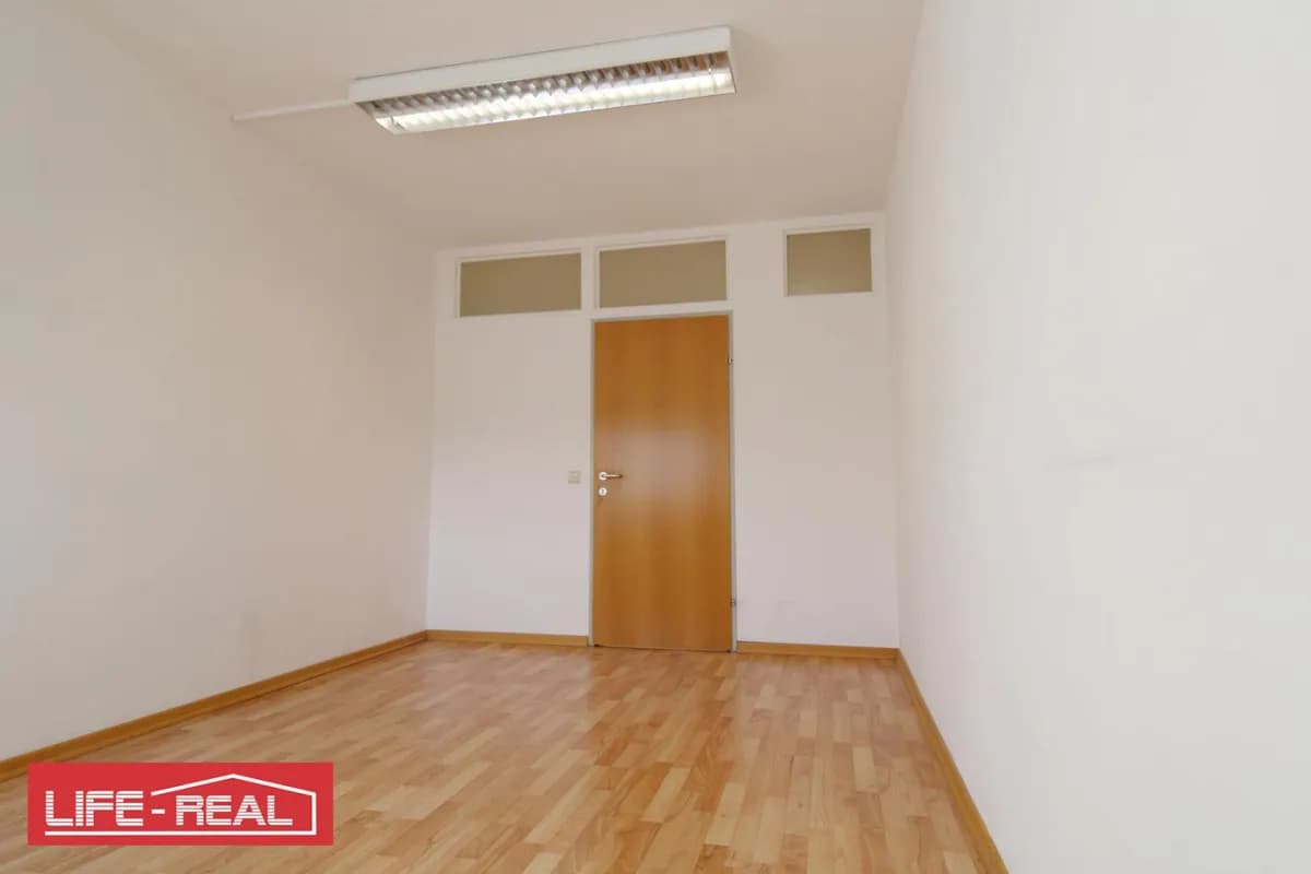 1-Zimmer-Gewerbeimmobilie mieten in Linz – 14 m², € 290 – Bild 3 von 7