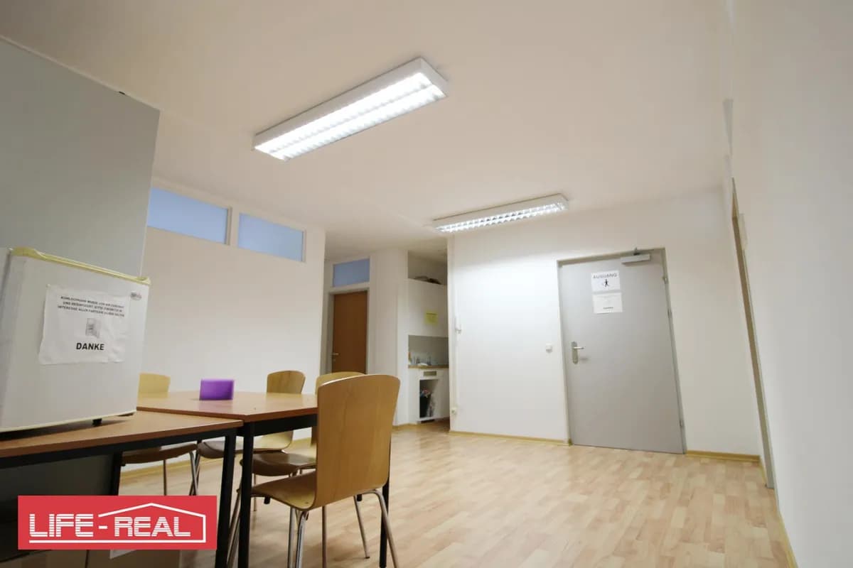 1-Zimmer-Gewerbeimmobilie mieten in Linz – 14 m², € 290 – Bild 4 von 7