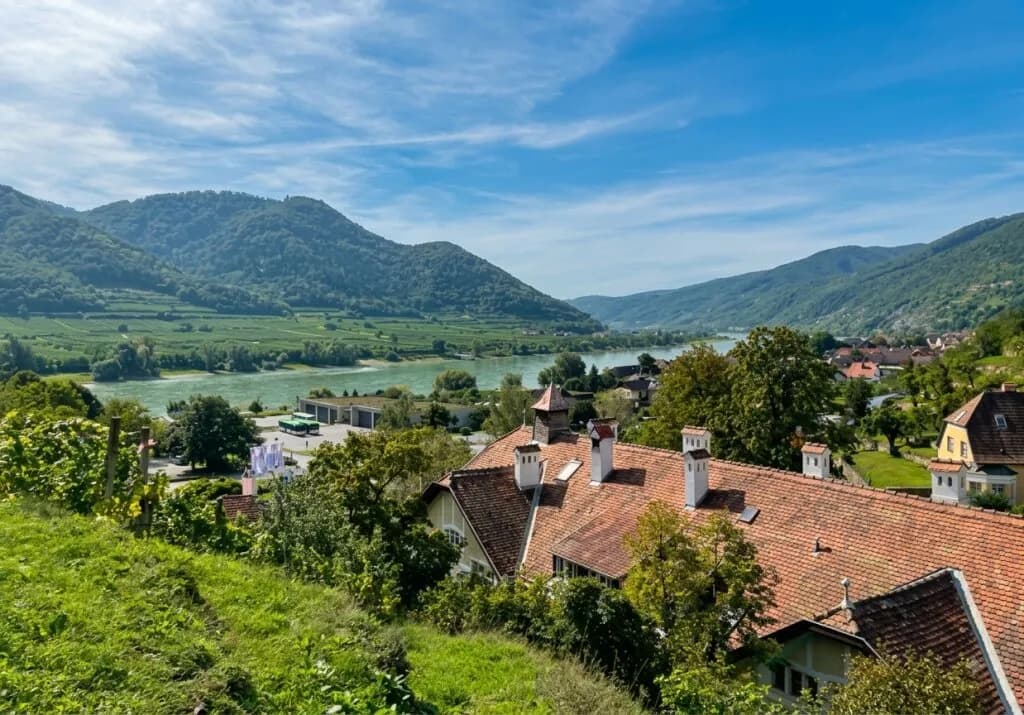 Grundstück kaufen in Krems Land – 3 659 m², € 1.690.000