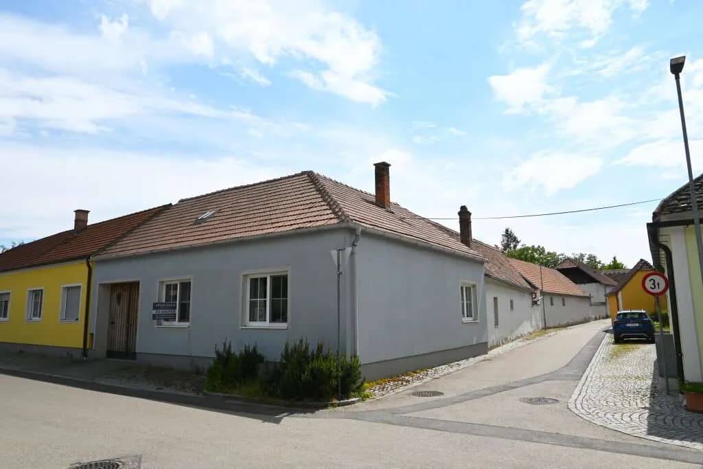 3-Zimmer-Haus kaufen in Hollabrunn – 94 m², € 109.000